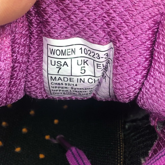 Women’s Saucony Triumph 11 Running Shoes - Picture 7 of 7